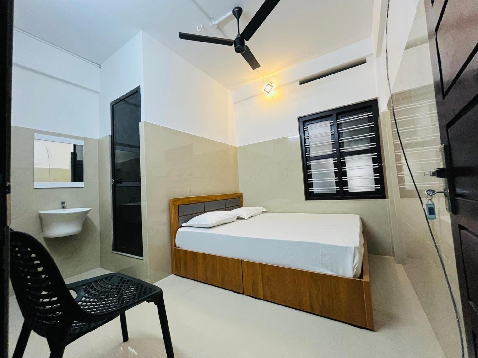 Priya Lodge Kozhikode Extérieur photo