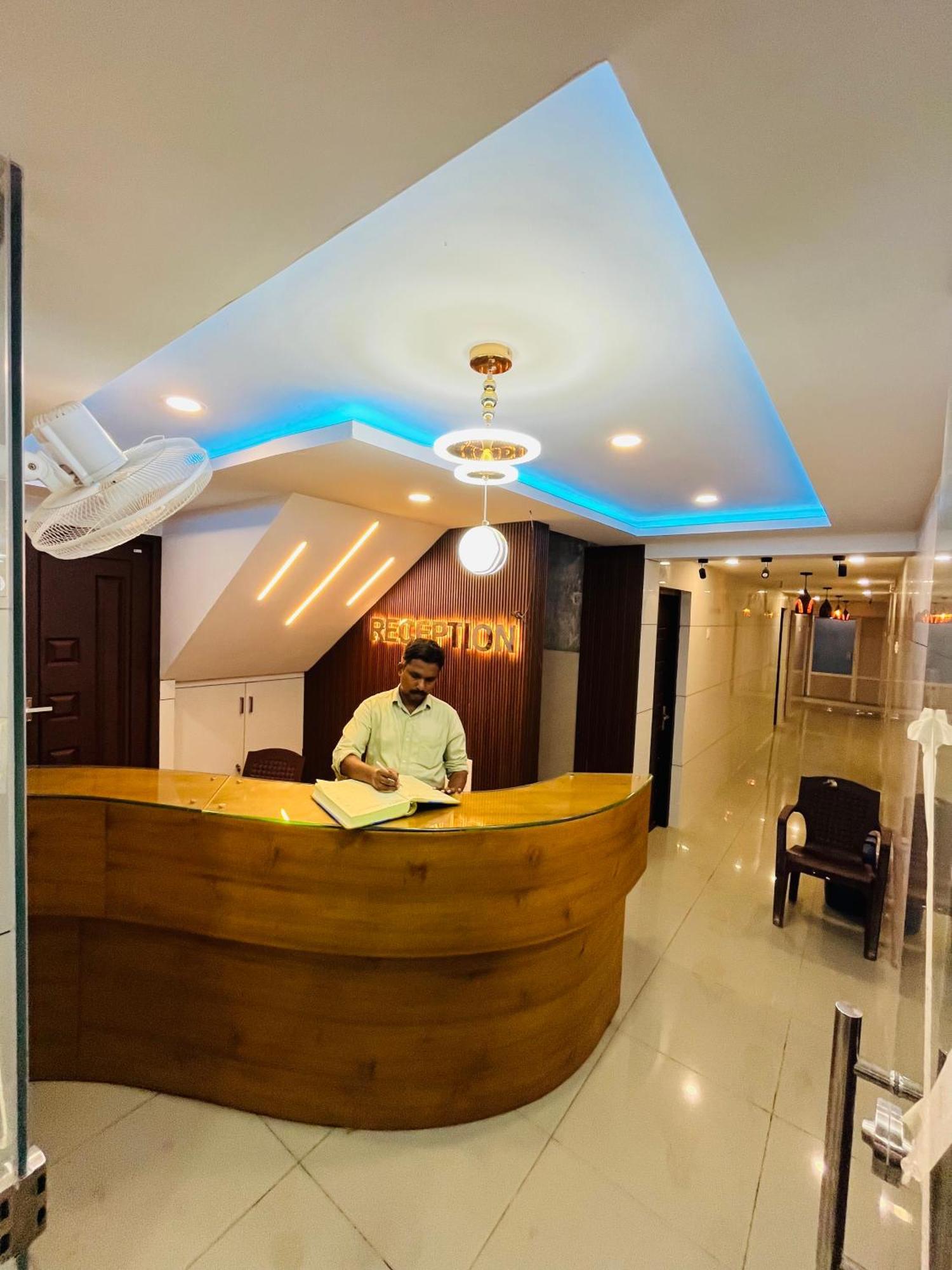 Priya Lodge Kozhikode Extérieur photo