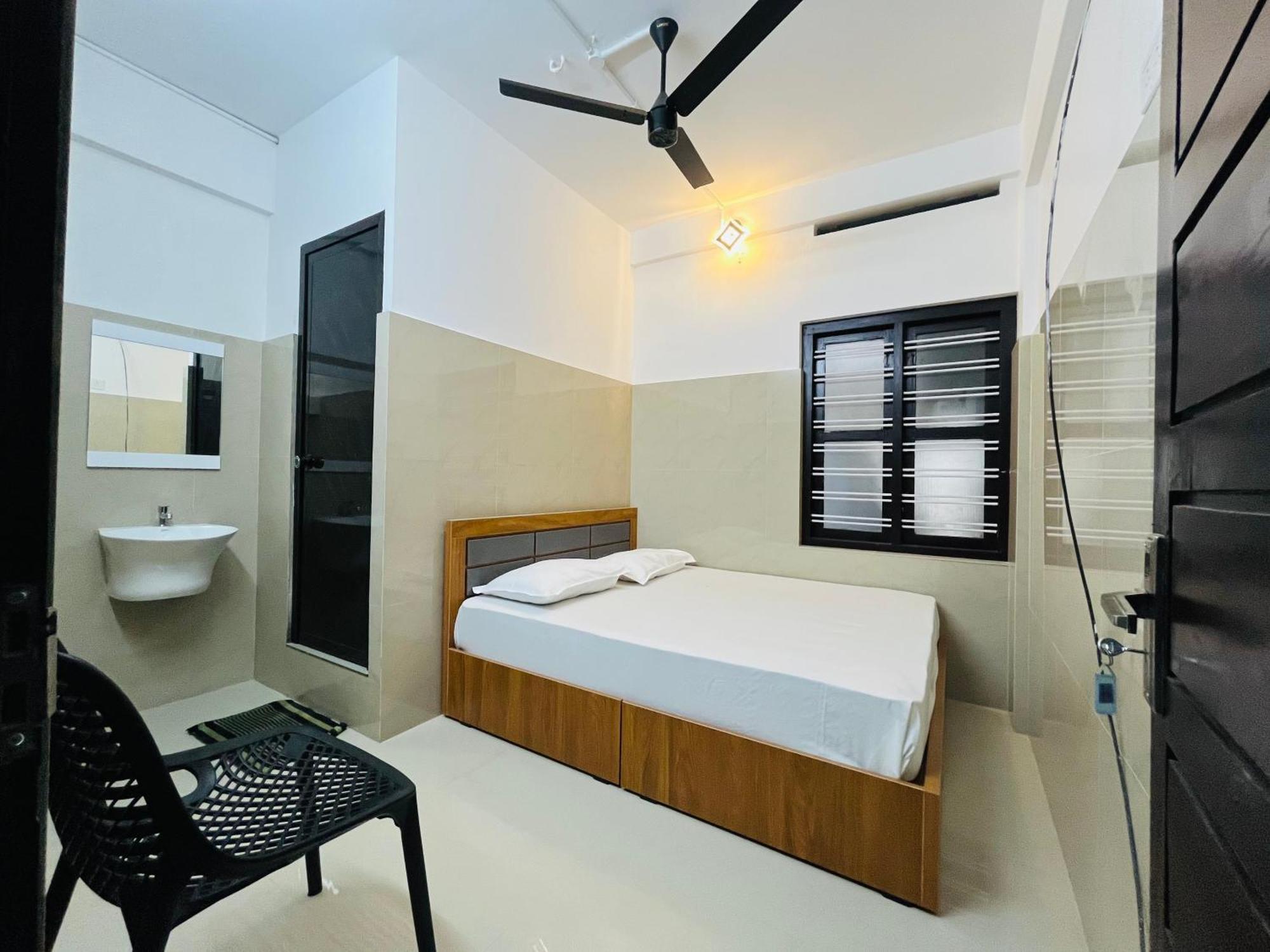Priya Lodge Kozhikode Extérieur photo